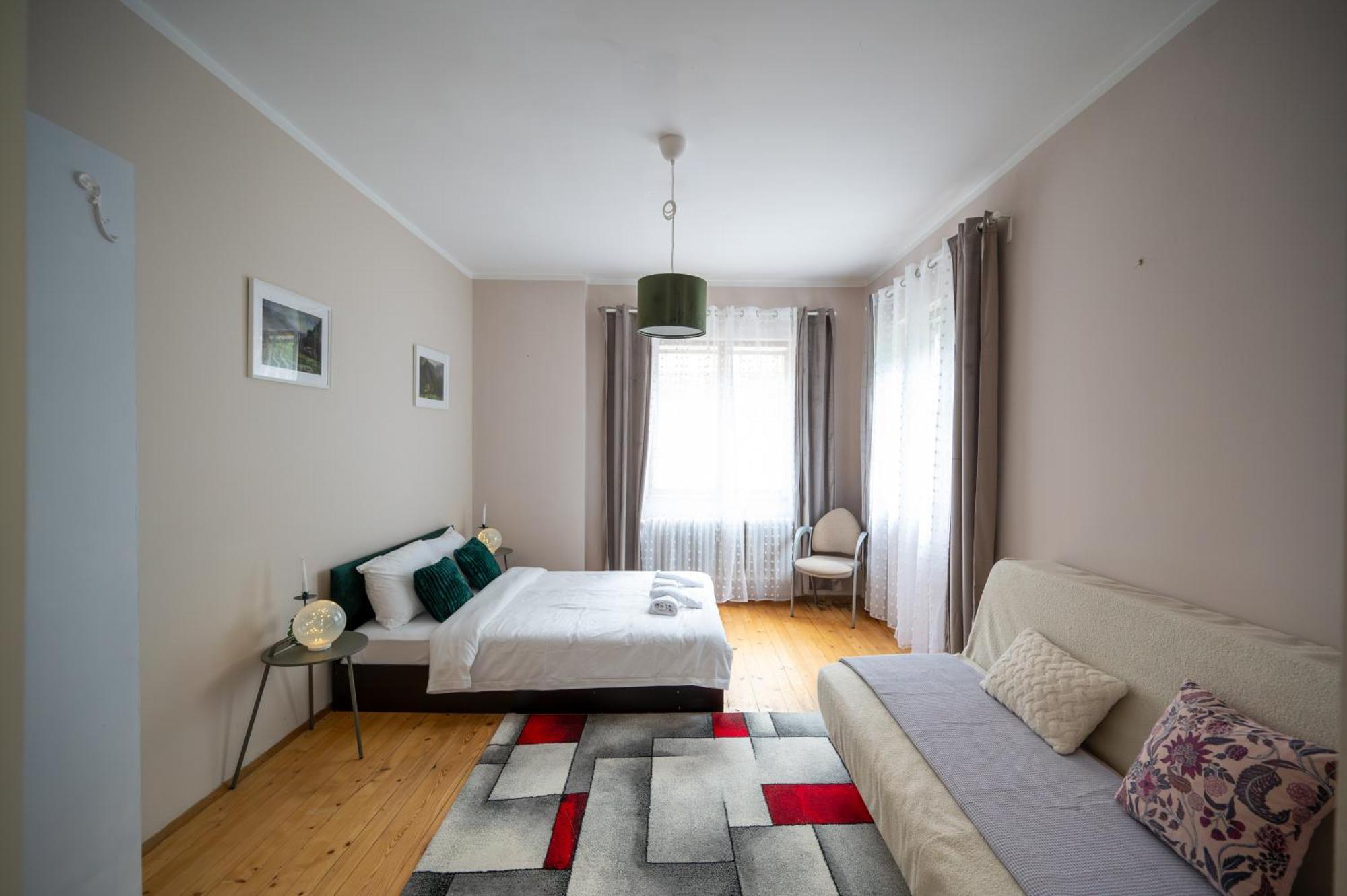 Beautiful Two-Bedroom Apartment In City Center Sófia Exterior foto