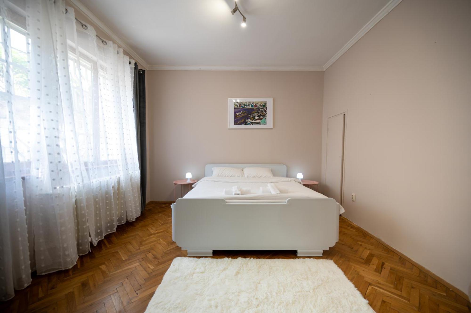 Beautiful Two-Bedroom Apartment In City Center Sófia Exterior foto